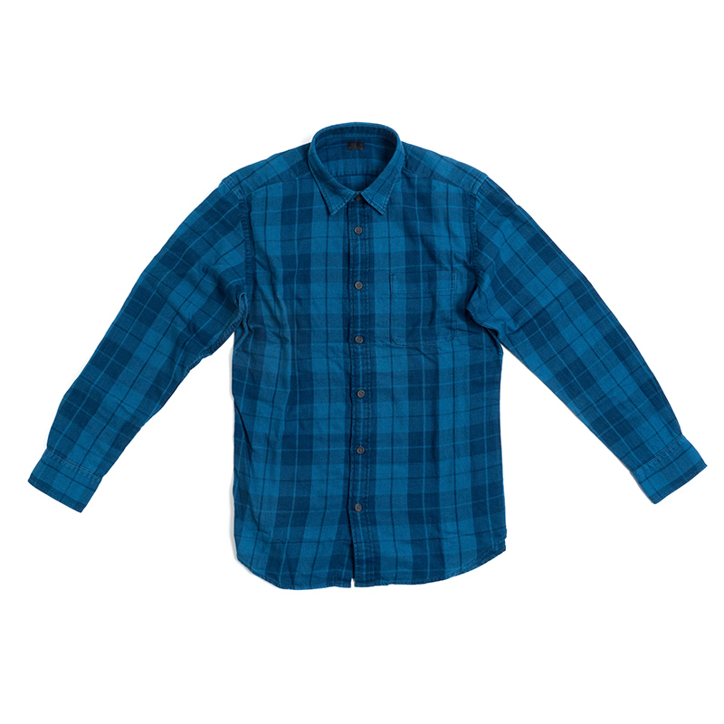 チェックシャツ